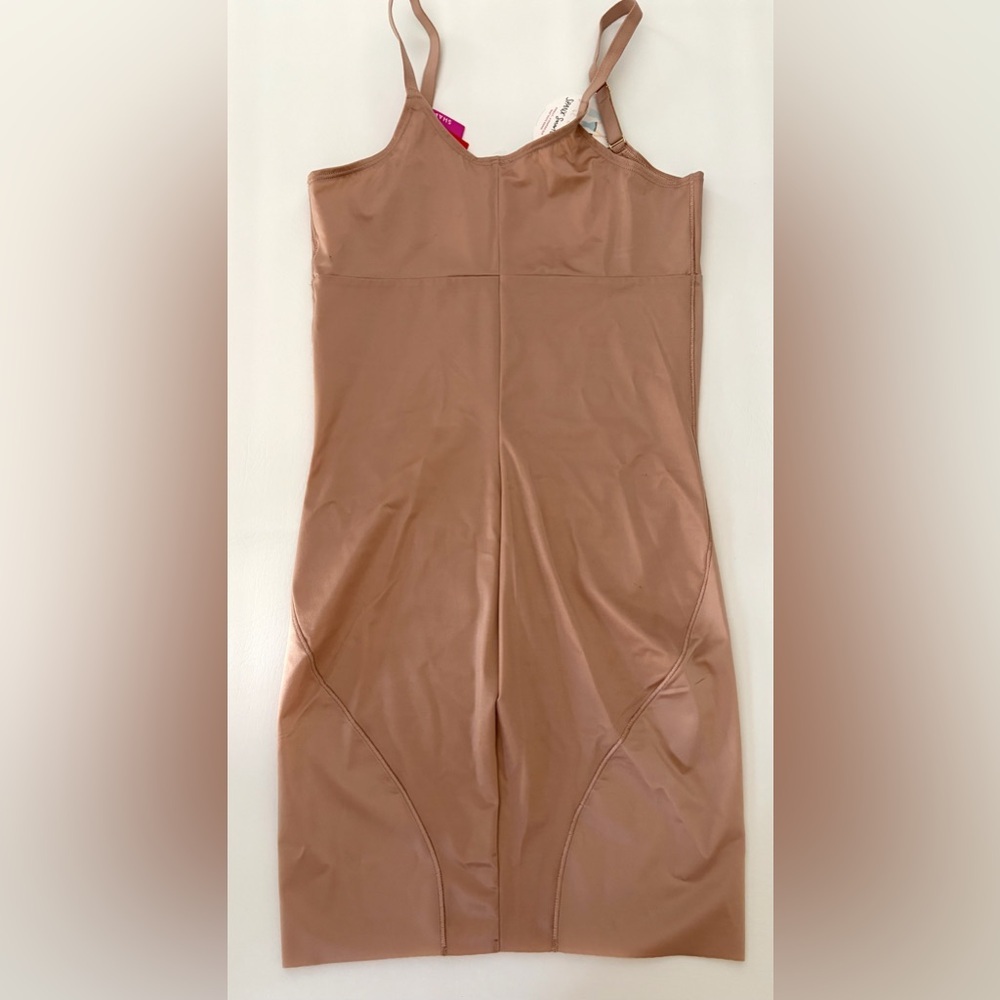 Spanx Women’s Shapewear SmartGrip Slip Open Bust Full Slip Beige Size Medium - Picture 4 of 8